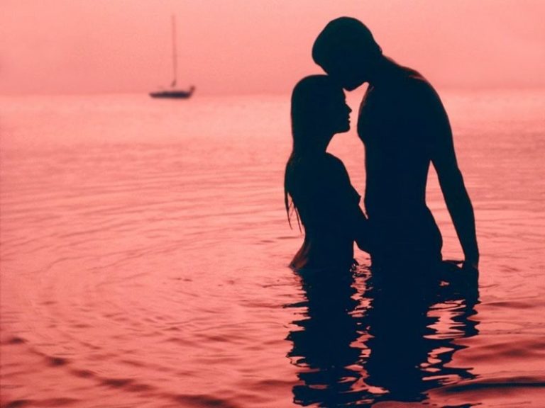 Perché gli uomini preferiscono le donne basse?
