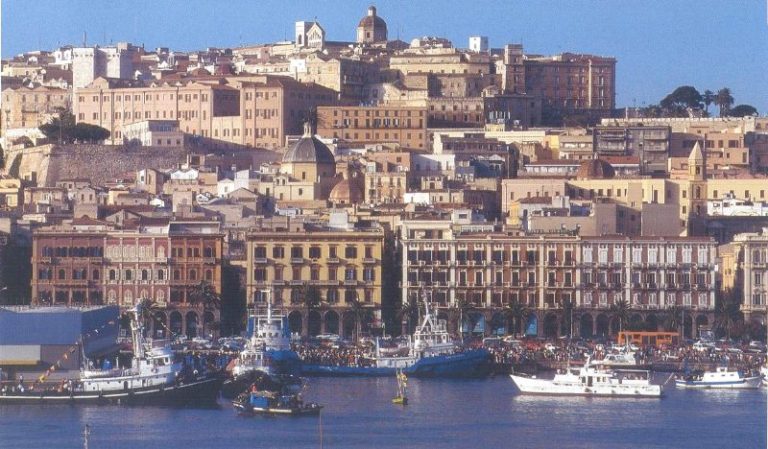 Cartomante a Cagliari, uso della cartomanzia a Cagliari per i problemi della vita quotidiana