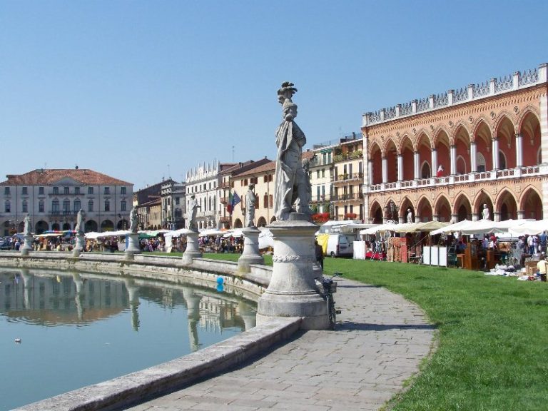 Cartomante a Padova, uso della cartomanzia a Padova per i problemi della vita quotidiana